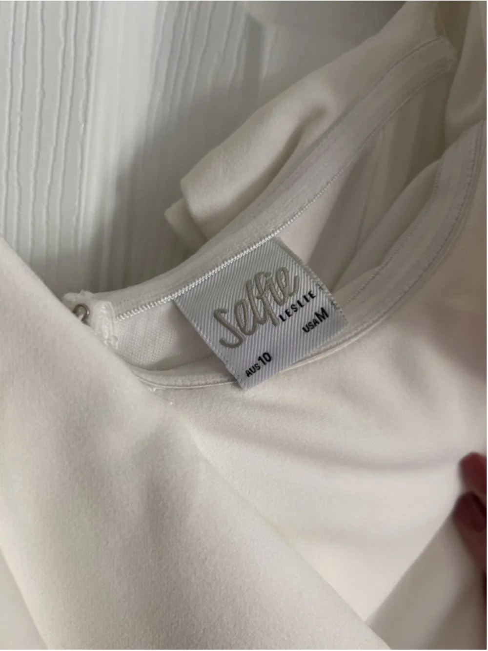 Selfie Leslie White Ruffle Dress Off The Shoulder Size M - Picture 3 of 3